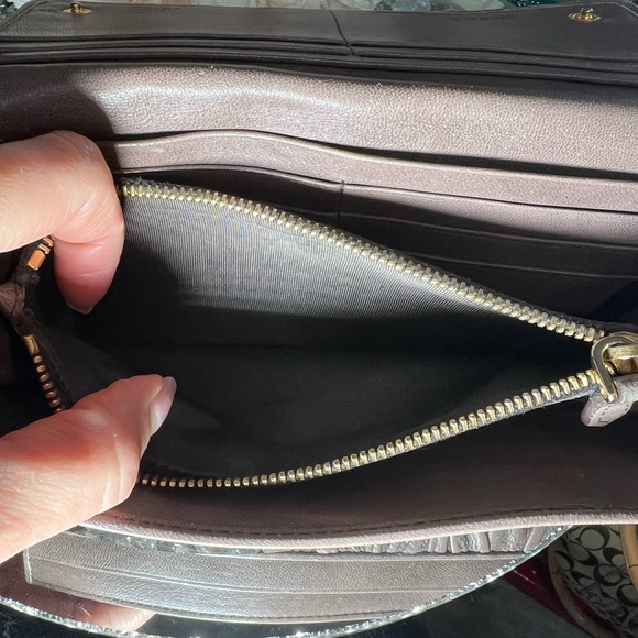 EUC PRADA NAPPA LEATHER WALLET - Picture 9 of 13